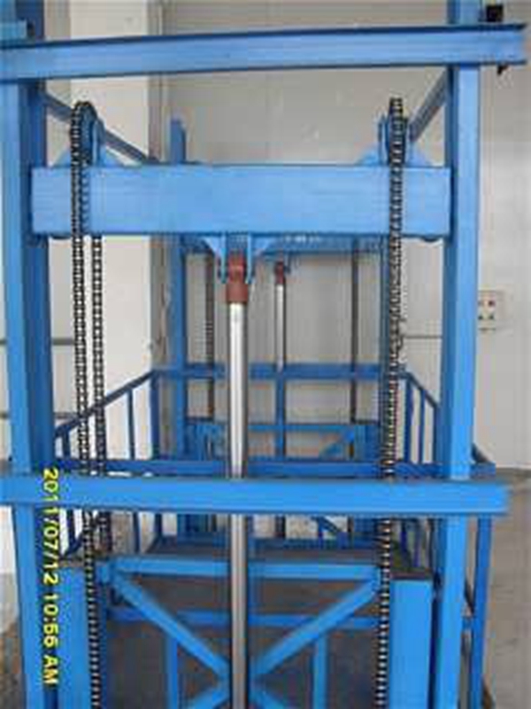 導(dǎo)軌式升降平臺(tái)的優(yōu)勢以及用途 導(dǎo)軌式升降平臺(tái)的優(yōu)勢以及用途